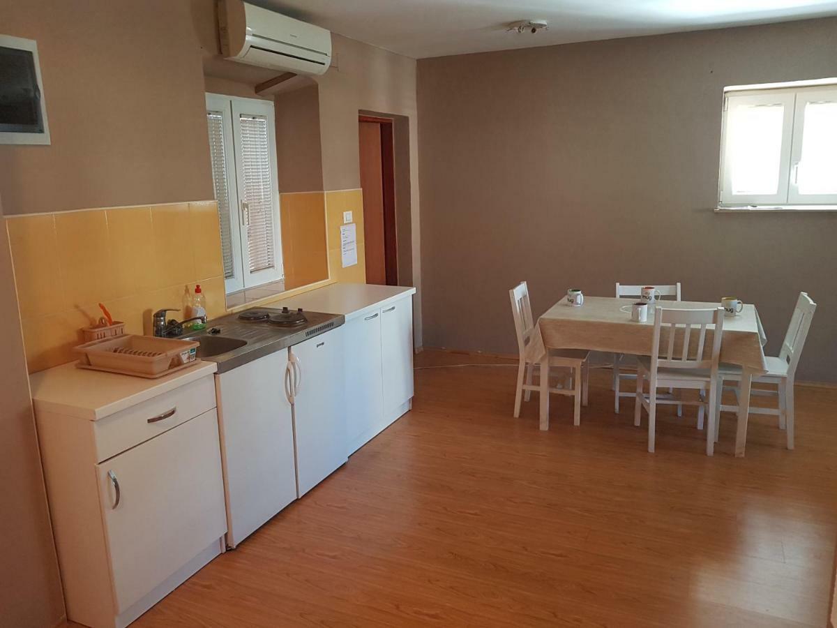 שיבניק Apartment Central מראה חיצוני תמונה
